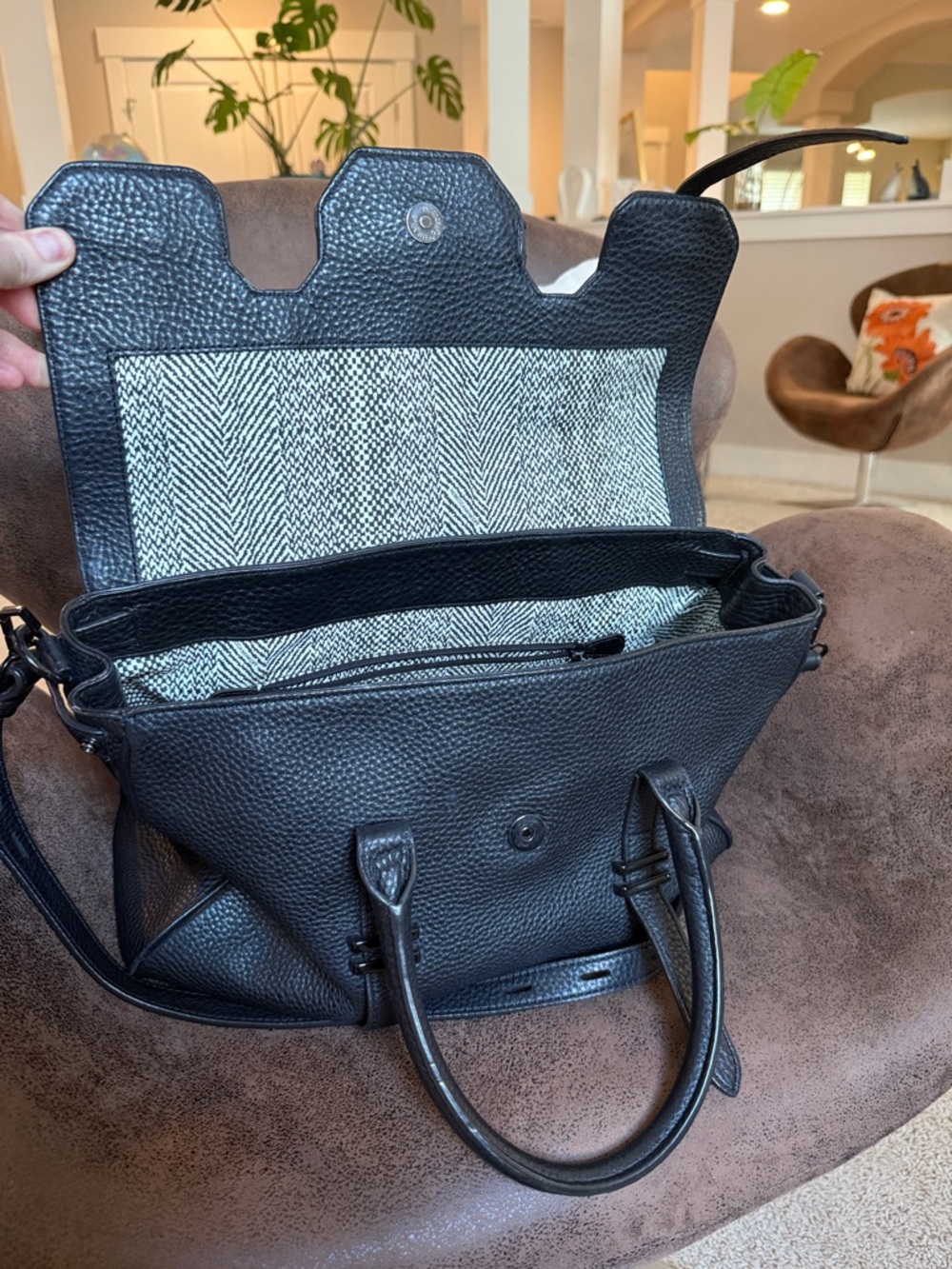 REBECCA MINKOFF SATCHEL BAG  JULES BLK ON BLK LEATHER & HARDWARE w/STRAP EUC - Picture 12 of 17